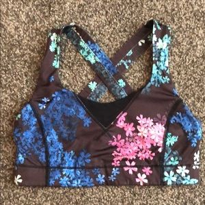 Lululemon sports bra